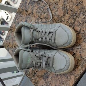 Adidas Raleigh AW5411 Women’s Gray High Top Basketball Sneakers Size us6